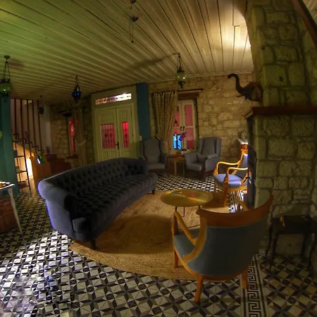 Maison D'azur Hotel 2*