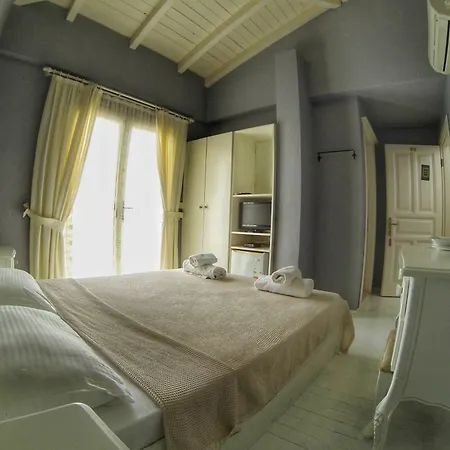 Maison D'azur Hotel
