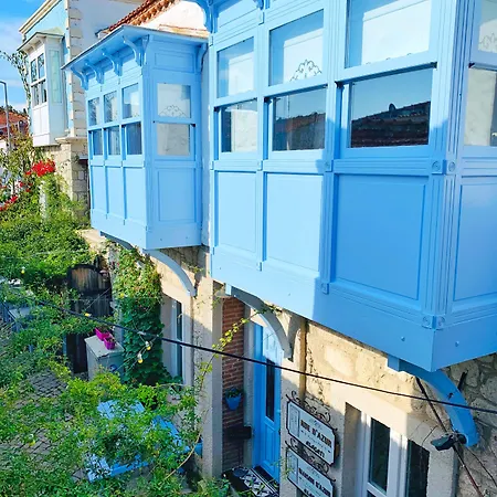 Maison D'azur Hotel
