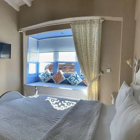 Maison D'azur Hotel 2*