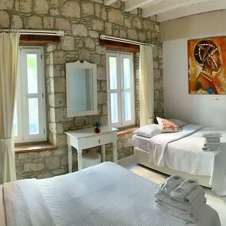 Hotel Maison D'azur 2*