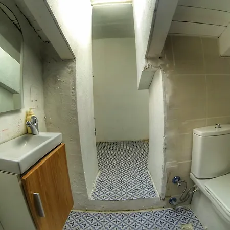 Отель Maison D'azur 2*